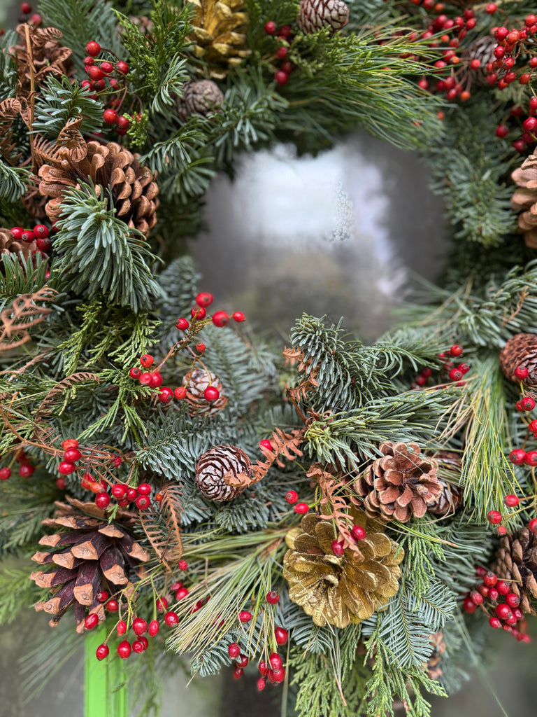 Red berries on Christmas wreath 